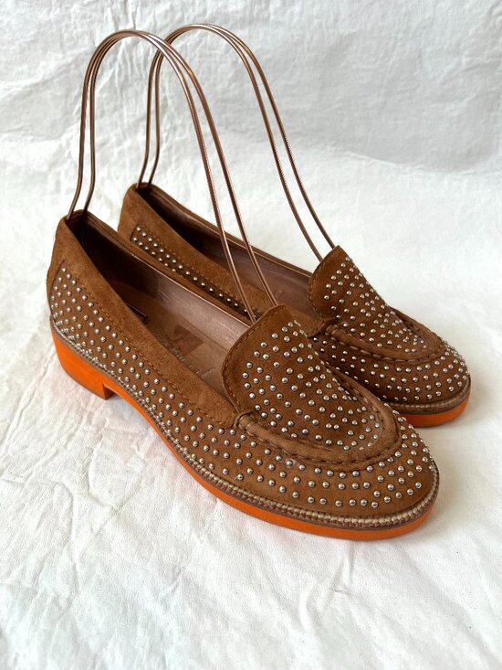 Jeffrey Campbell Shoes - Jeffrey Campbell shoes Dorm size 8 womens   brown suede studded orange moc